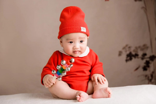 桂阳宝宝几个月戴银手镯好 桂阳宝宝几个月戴银手镯好